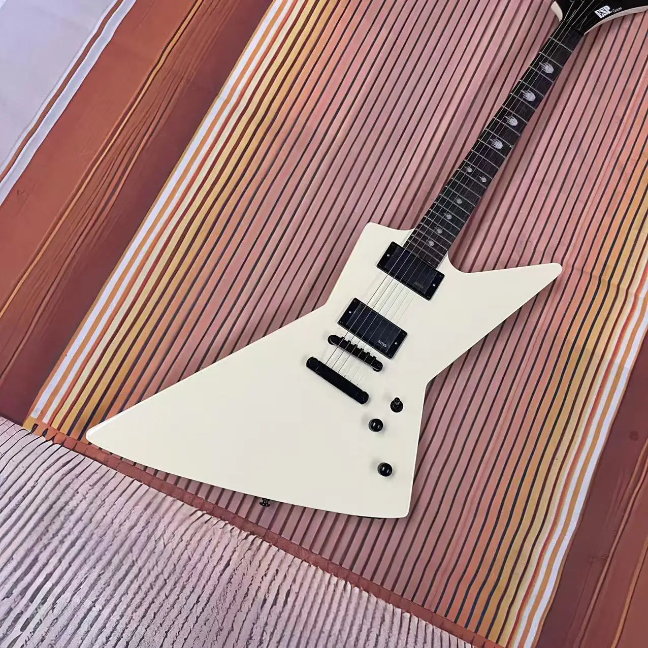 Alien milk white 6-chord electric guitar with Buddha's fingerboard inlay, factory real picture, in stock