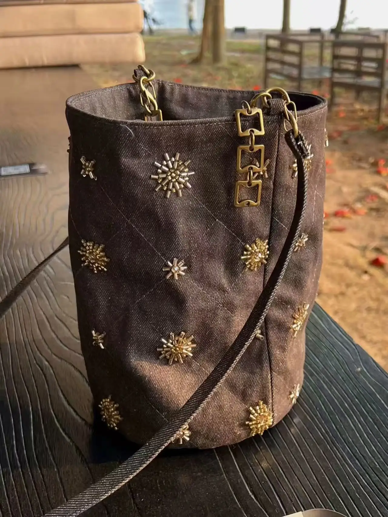 

Сумка-кроссбоди ручной работы с вышивкой бисером и цепочкой, повседневная, однотонная, в корейском стиле, лето 2025