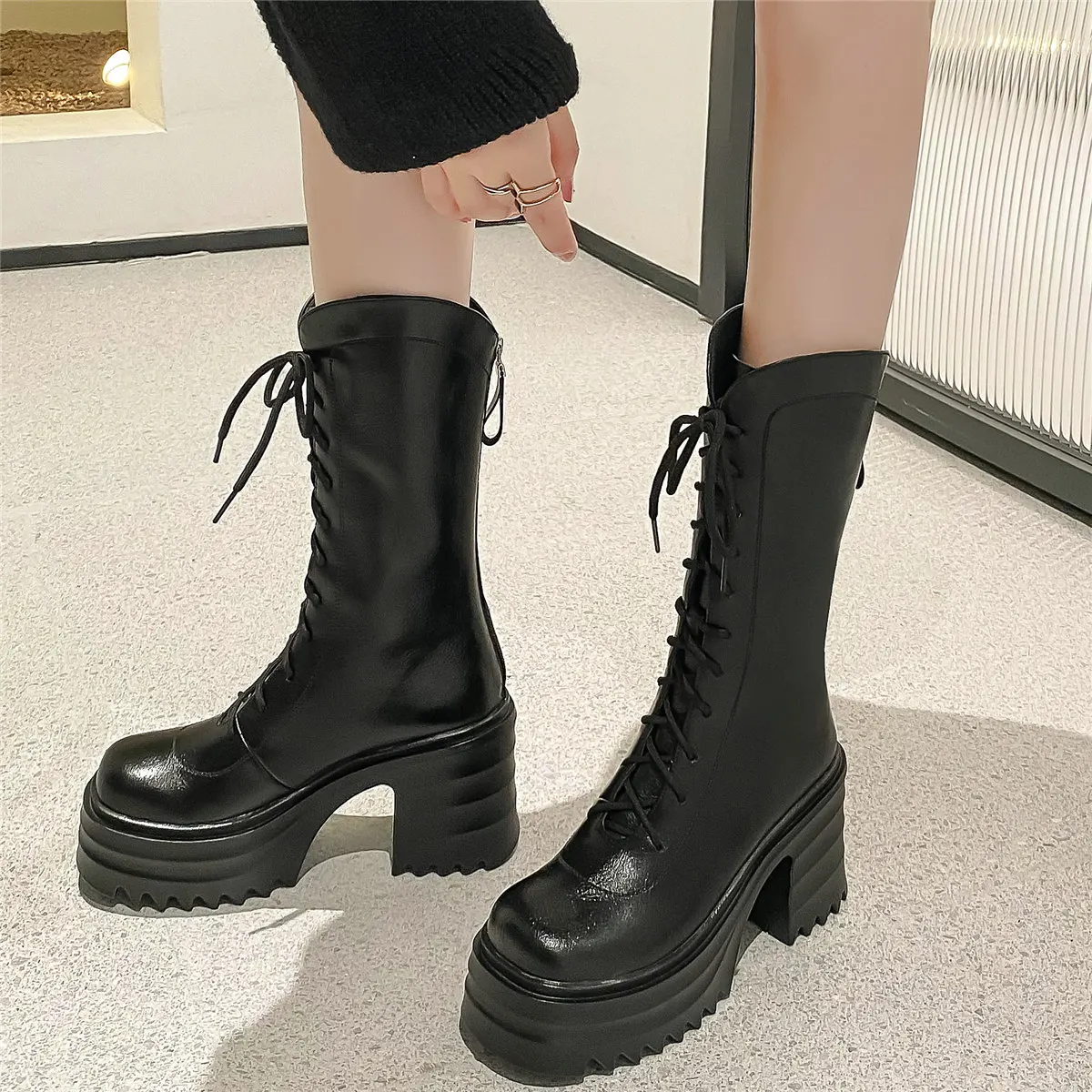 

2023 Winter Fashion Sneakers Women Genuine Leather Chunky High Heels Ankle Boots Female Round Toe Platform Pumps Casual Shoes