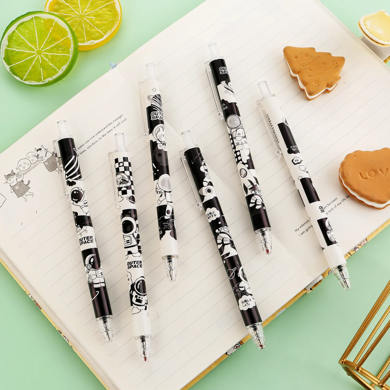 caneta-criativa-de-desenho-animado-3-pecas-preto-e-branco-serie-universe-caneta-rollerball-preta-de-05mm