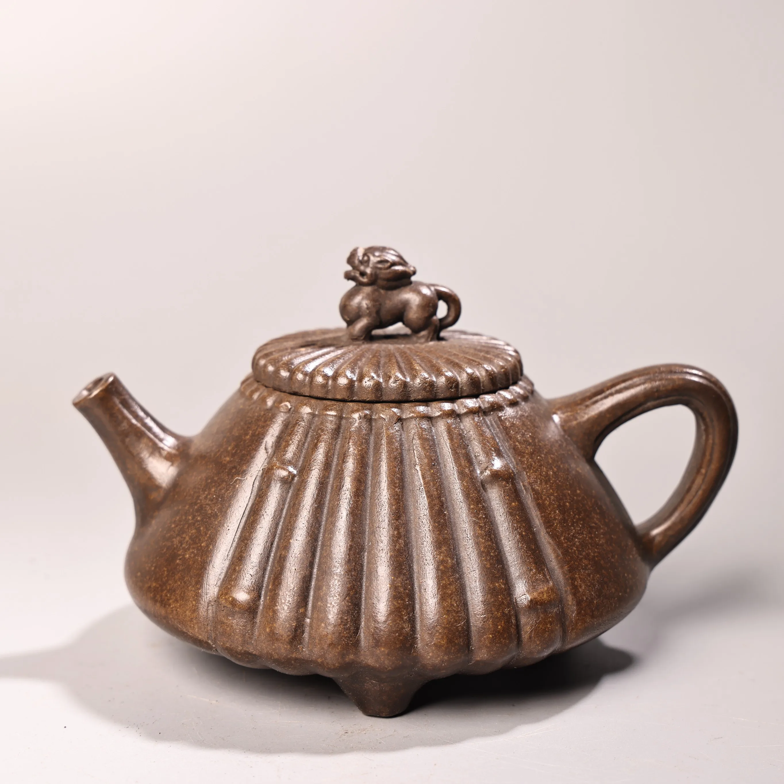 Raw purple clay ore high-end Purple Clay Teapot Kirin Statue Cover line pattern Cone shaped pot Teapot Pot Tea Maker