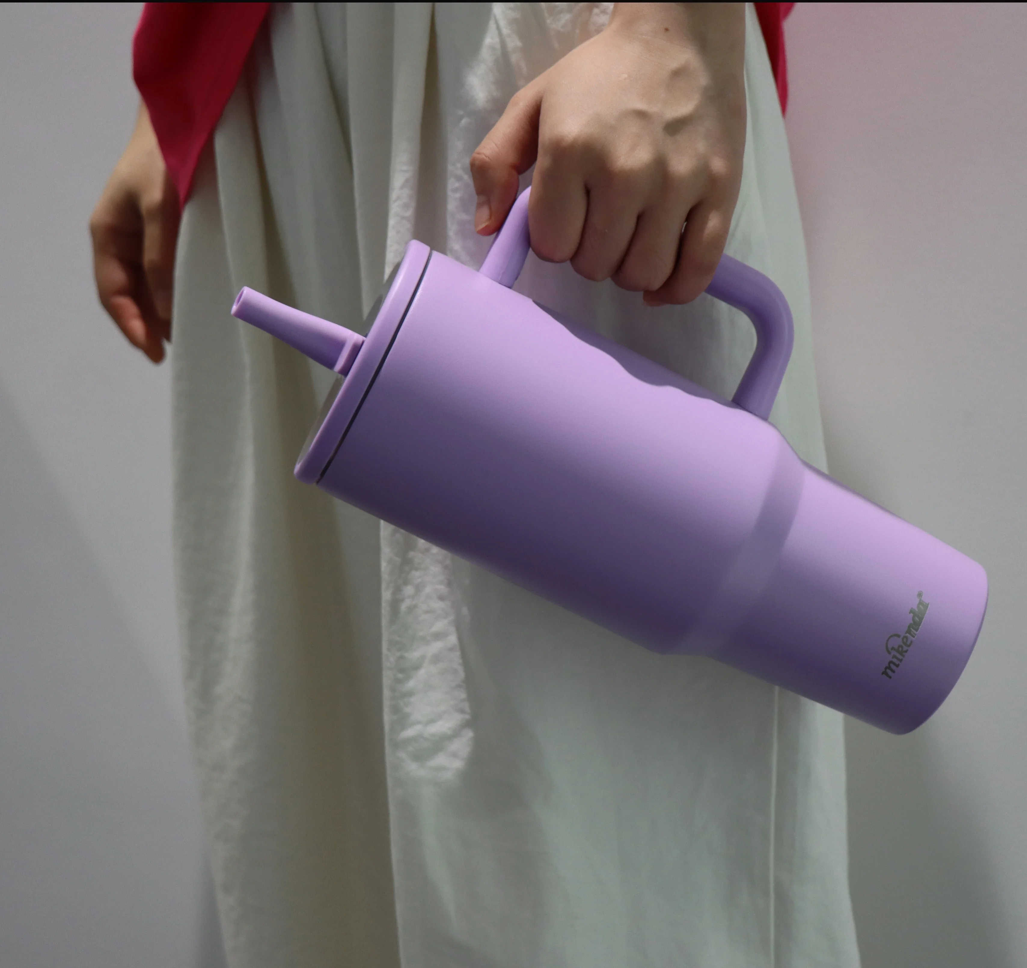 

Термокружка из нержавеющей стали объемом 40 унций с ручкой и вакуумной изоляцией