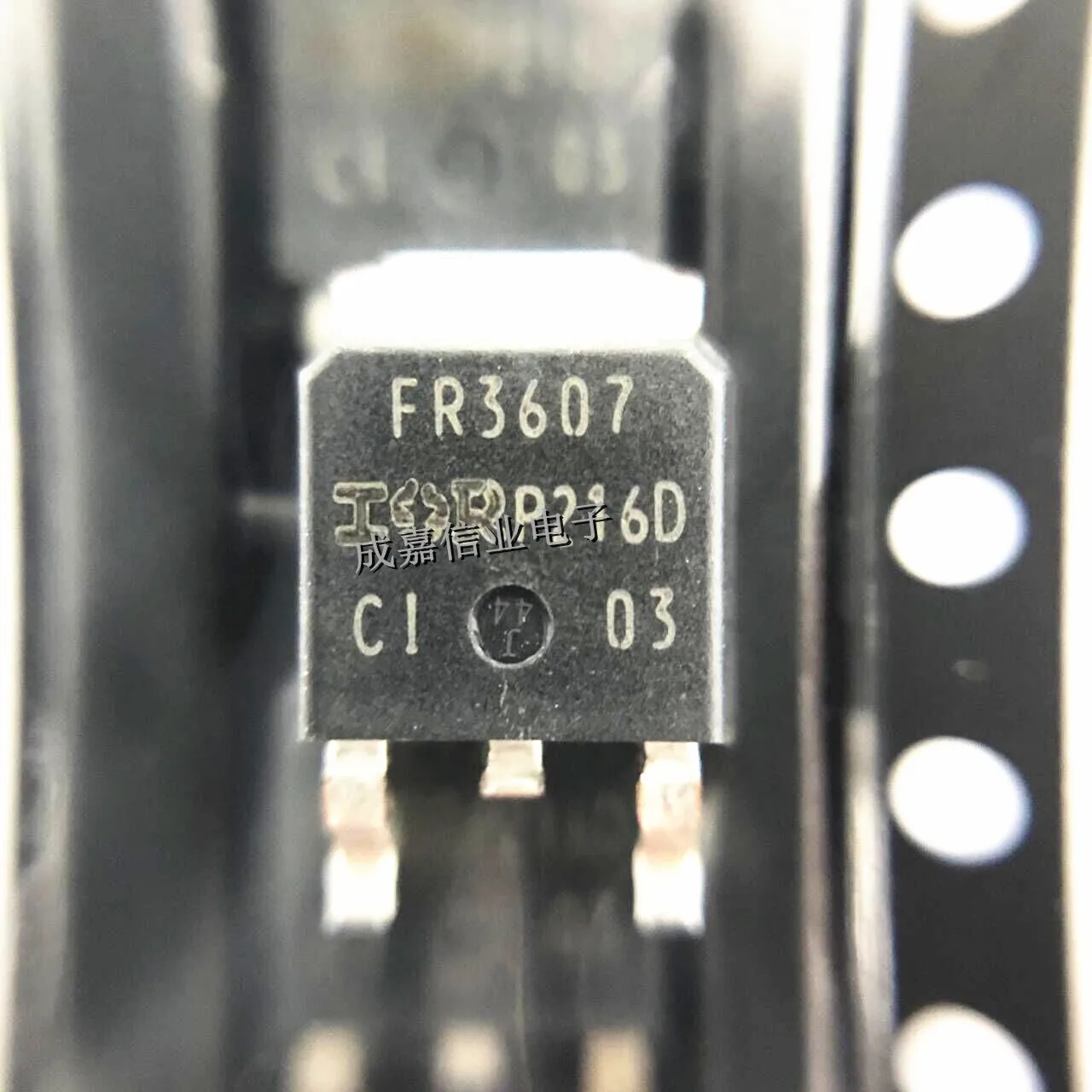 

10pcs/Lot IRFR3607TRPBF TO-252-3 MARKING;FR3607 MOSFET MOSFT 75V 80A 9.0mOhm 56nC Qg Operating Temperature:- 55 C-+ 175 C