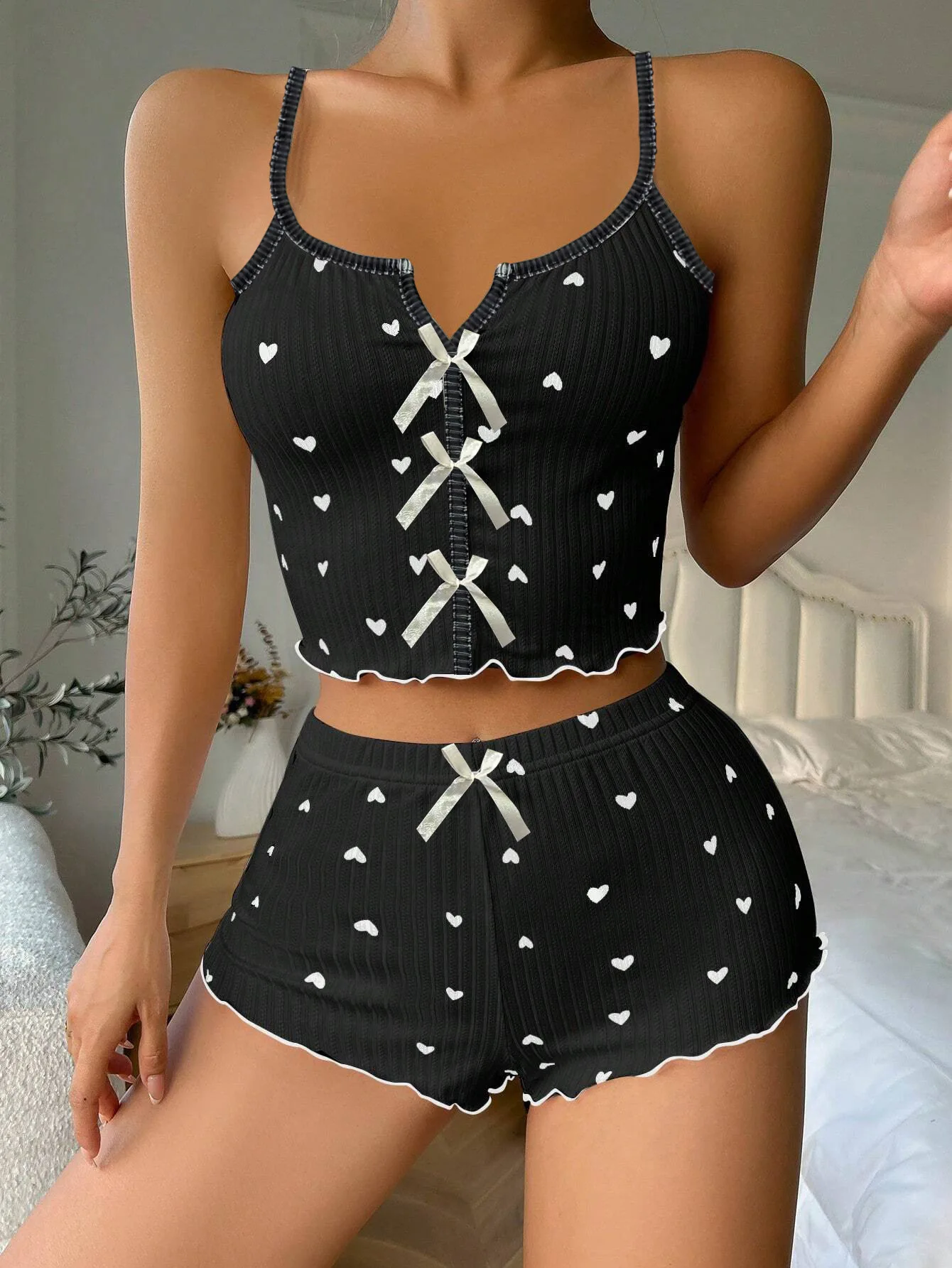

Women's Sexy Pajamas Heart-shaped Print Color Clashing Homewear Front Open Suspenders Shorts Two-piece Loungewear