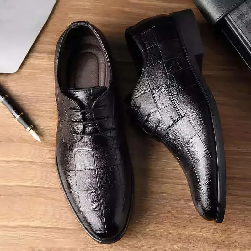 Trending Fashion Men Shoes Plaid Business Casual Leather Dress Shoes for Men Point Toe Lace Up Elegant Oxfords Formal Style 2024