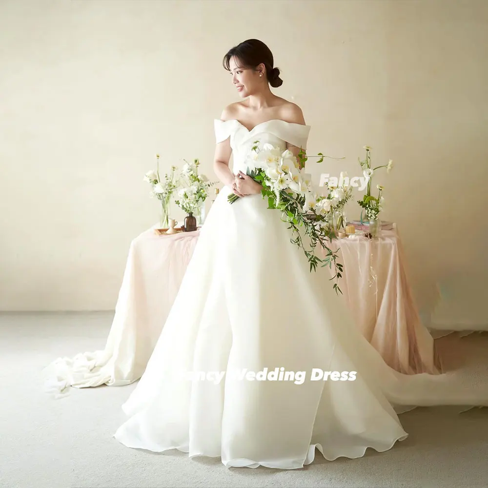 Fancy Elegant Off Shoulder Wedding Dress Korea Photo Shoot Long Sleeve Pleats Bridal Gown Floor Length Customzied