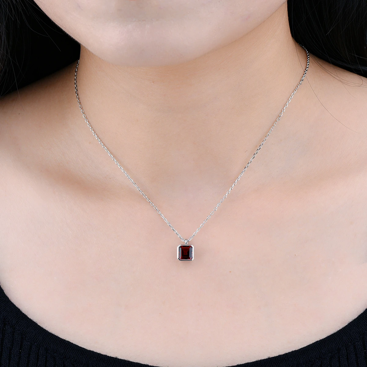 Natural Red Garnet 925 Sterling Silver Pendant 2.06 Carats Genuine Gemstone Simple Style Fine Jewelry for Women's Birthday Gift