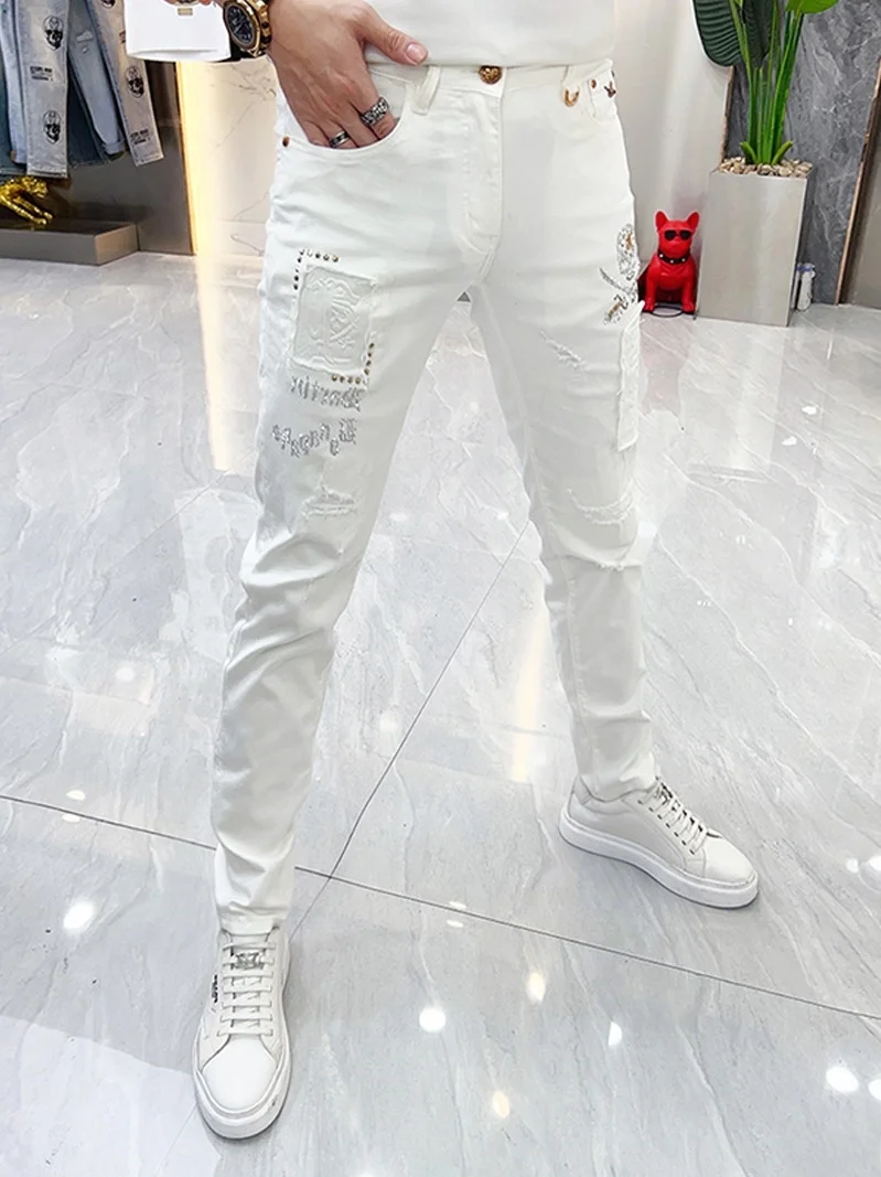 

Модные белые мужские джинсы с аппликацией в виде черепа из страз, лето 2023, трендовые европейские, прямые, повседневные, длинные
