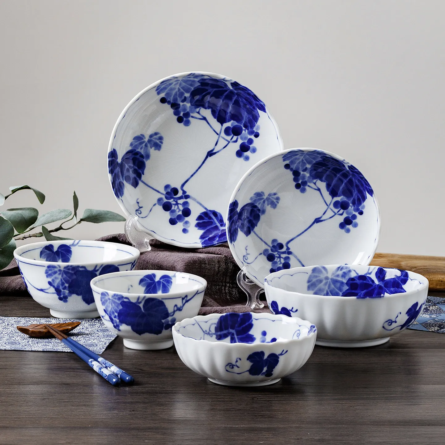 Japanese Imported Ceramic Dinner Plates Under Glaze Blue Gravy Bowl Ink Wash Painting Grape Design Deep Bowls Rice Bowls