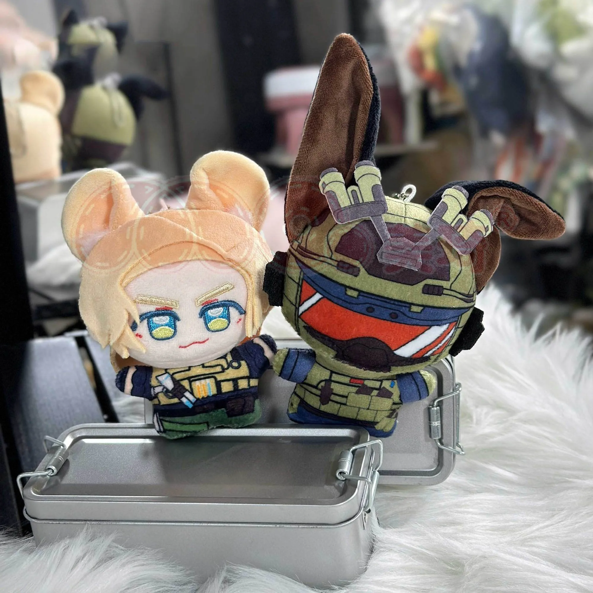 

Game Delta Bee Doctor Roy Smee Plush Doll Red Wolf Kai Silva Action Figures Nunu Cotton Doll Bag Pendant Keychain Toys Xmas Gift