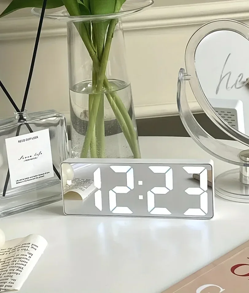 

1pc Luminous Mirror Clock Dormitory Desktop LED Electronic Clock Digital Electronic Alarm Desktop Decoration Alarm Clock