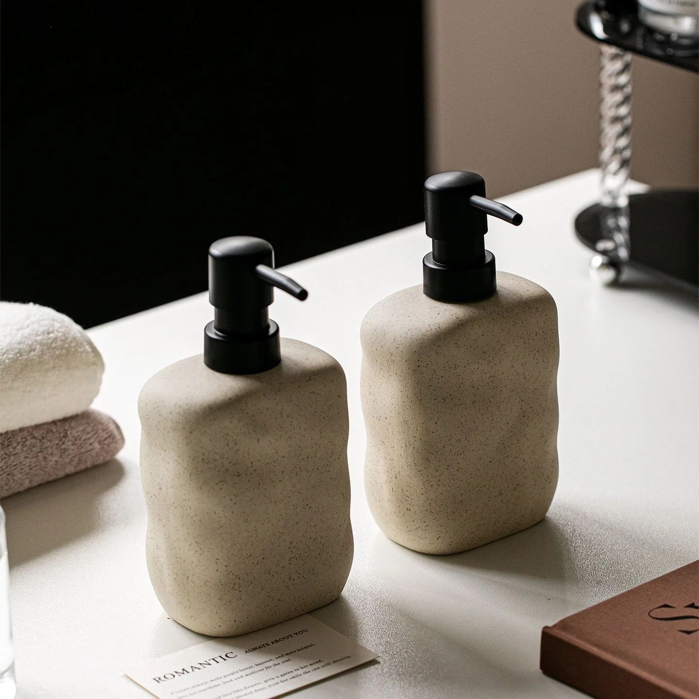 Frasco de Cerâmica Wabi-sabi 450ML, Frasco Compressível, Dispensador de Sabonete, Frasco para Shampoo, Loção e Condicionador, Acessórios para Banheiro