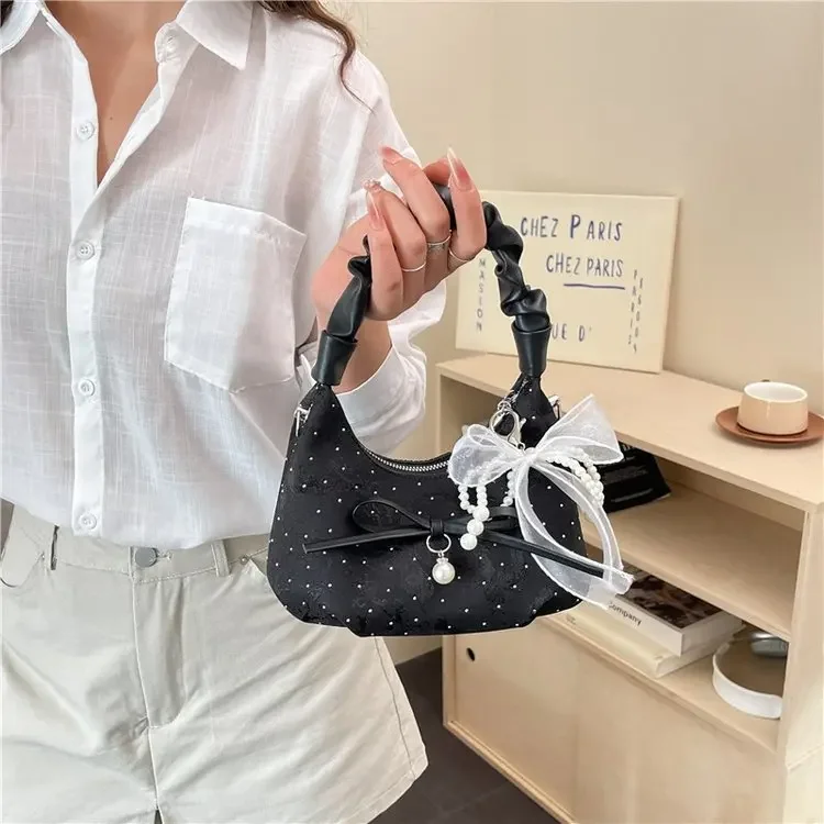 

2026 Striped Chain Shoulder Bag High Style Bucket Bag Elegant Fashionable Crossbody Design for Women