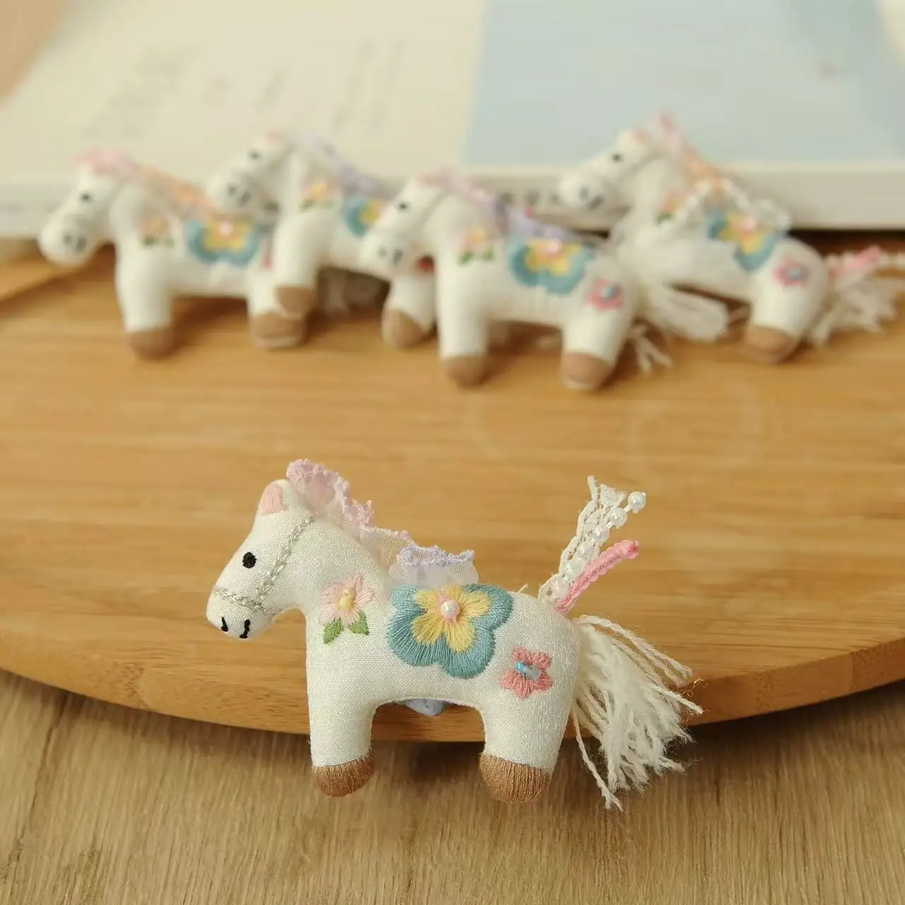 Fabric Horse Brooch Floral Embroidery Lace Trim Sweet Forest Artistic Cute Pin for Women Bag Clothing Daily Accessory