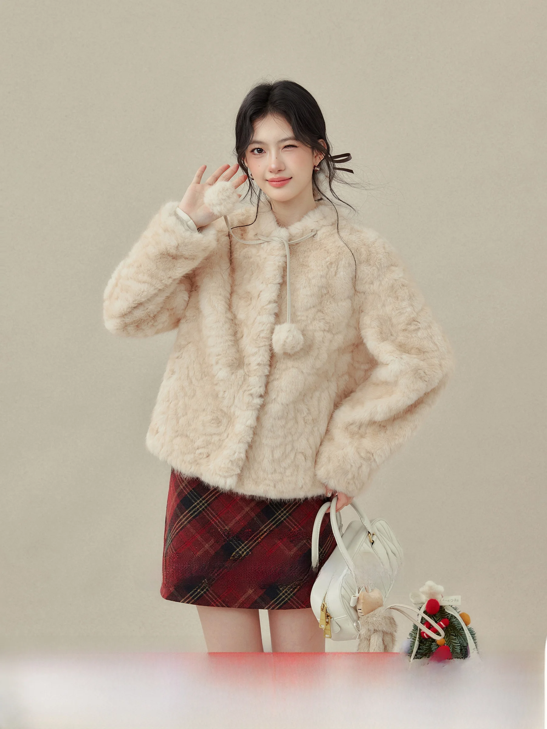 

Eco-Friendly Faux Fur Short Coat Collar up Micro Fat "Sweet Milk Tea" Fat MM Casual Style Women's Outerwear Ball Decoration
