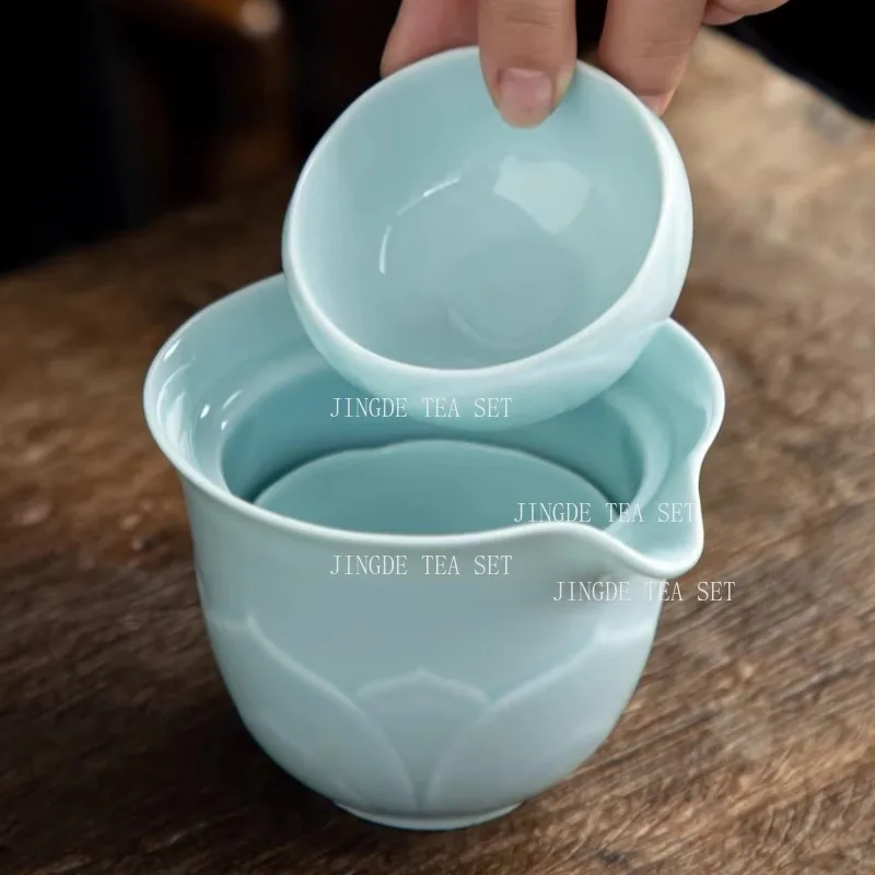 Ceramic Tea Set Travel Set 1 Pot, 3 Cups Lotus Express Cup Portable Kung Fu Tea Set Anti Scalding Hand Grip Pot Teaware Sets