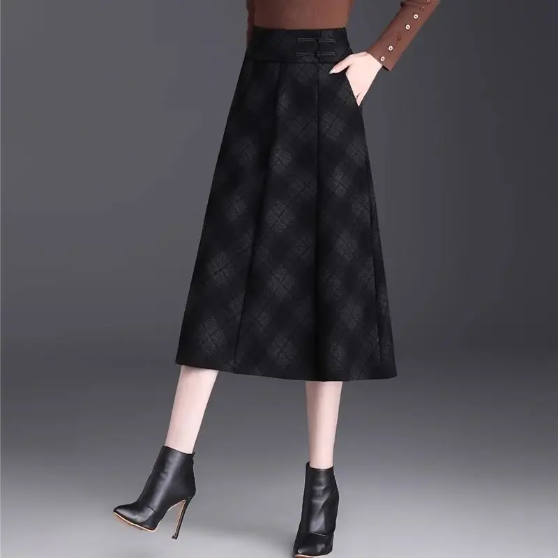 Womens Black Plaid Midi Skirt High Waist A Line Flared Skirt with Pockets Elegant Office Wear WJ284