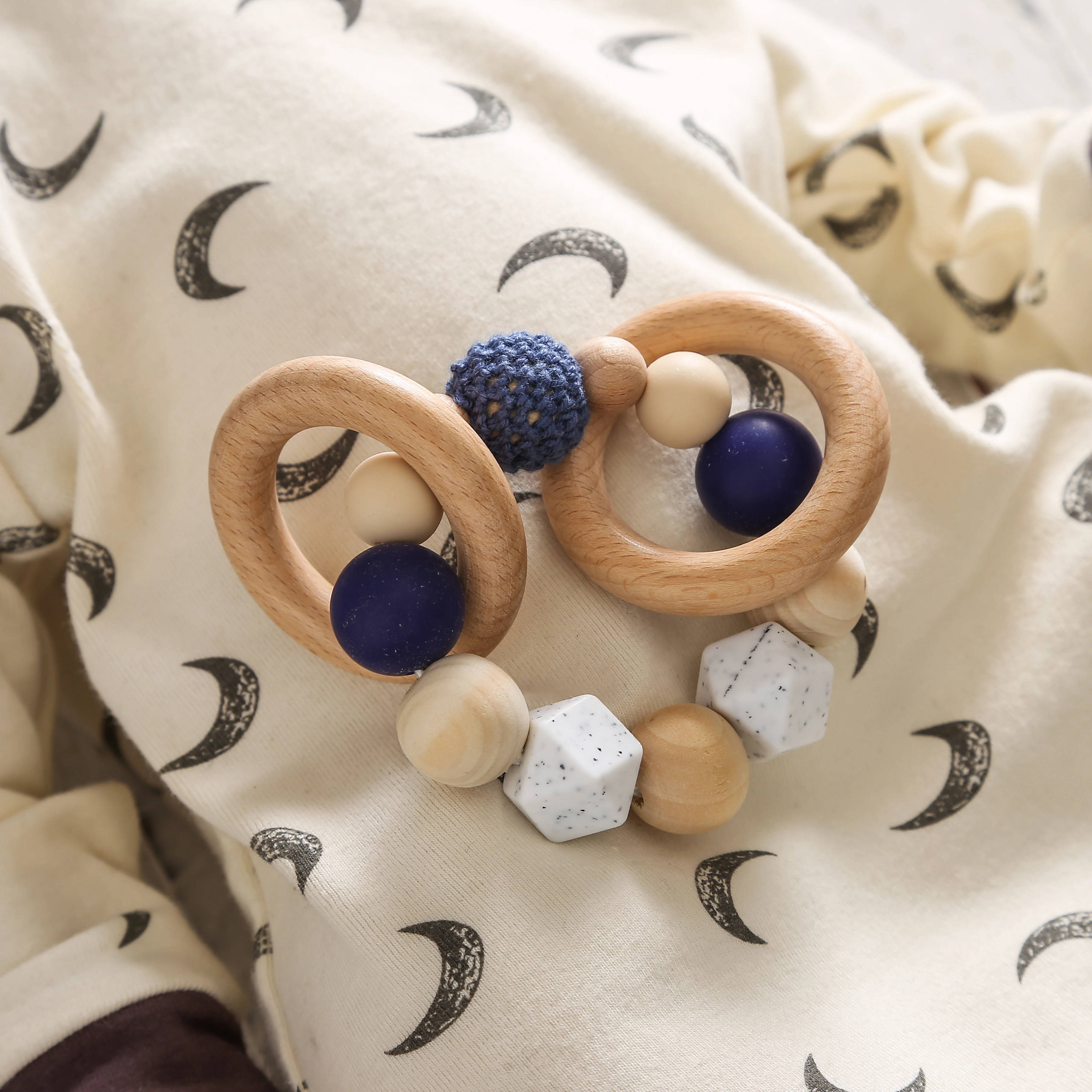 Custom Baby Name Ring Silicone Bead Teether Crochet Beech Bracelet Comfort Tooth Grinder Toy Montessori Grip Ring