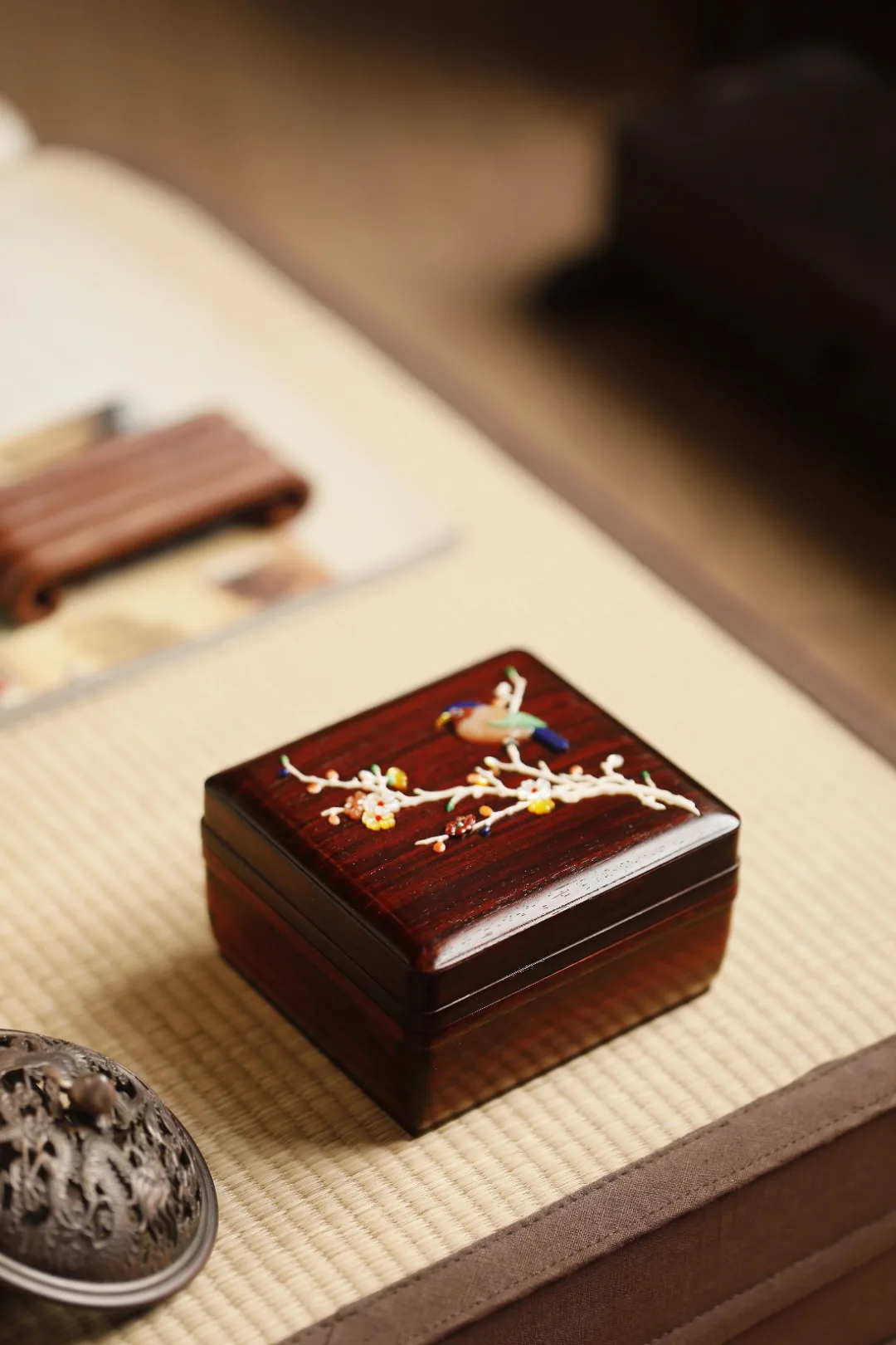 Indian lobular red sandalwood square box bracelet box four-sided buckle box Baibao inlaid jewelry  for daughter's wedding gift
