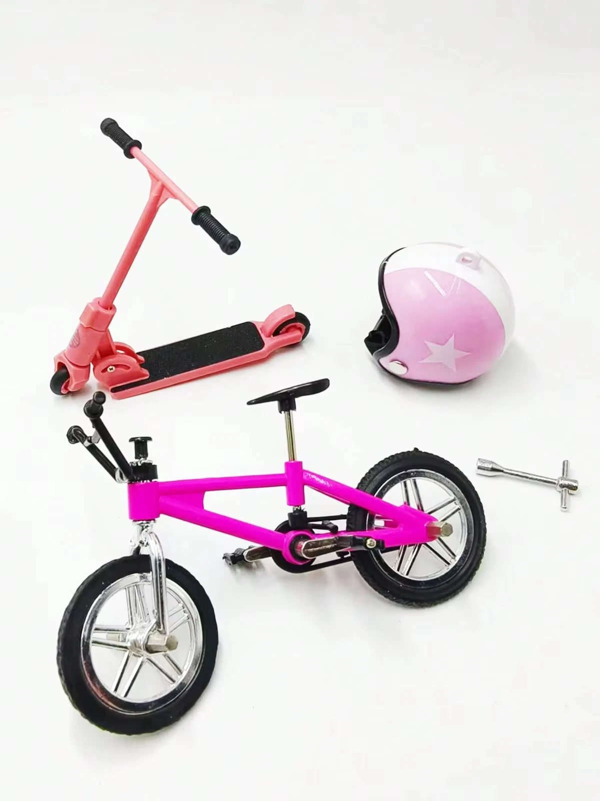 1:12 Miniatur-Fahrrad-Scooter-Set mit Reparaturwerkzeugen und Fahrradhelm für Puppenhaus-DIY-Diorama-Zubehör Mini-Sammlerstücke – Detail 9