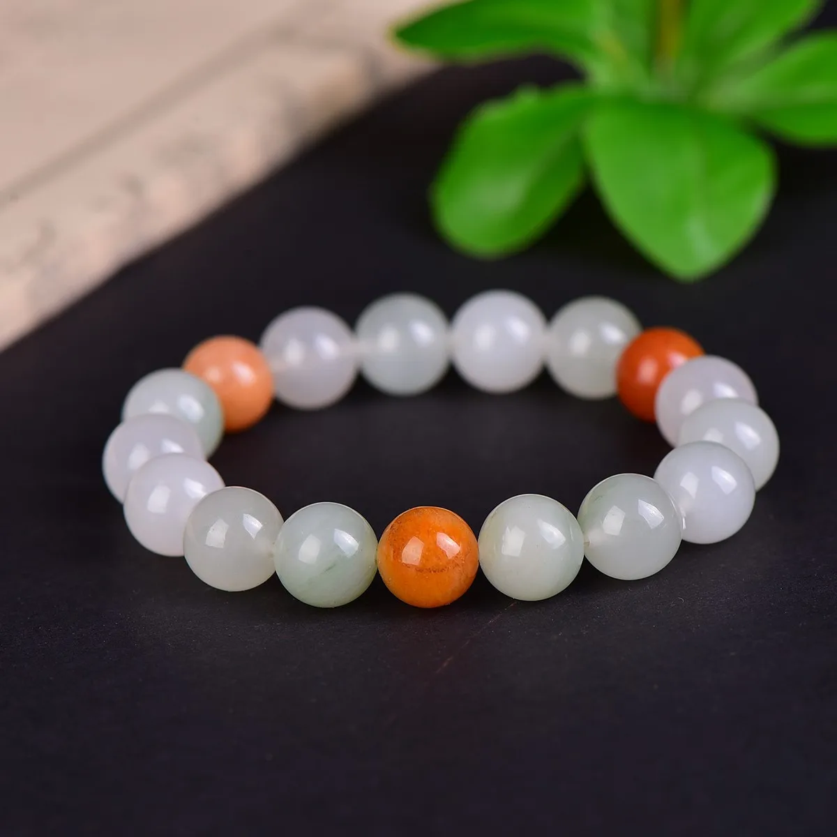 

Natural Xinjiang Tianshan Cui bracelet white jade floating flower multi-precious jade men's and women's versatile