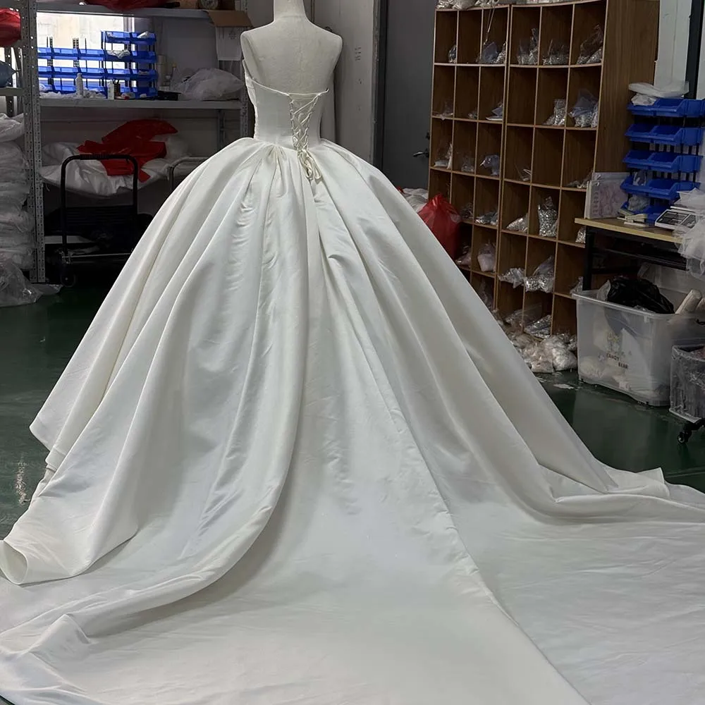 Breathtaking Wedding Dress Champagne Satin Ball Gown Customized Strapless Ruched Pleated Chapel Train vestido de noiva