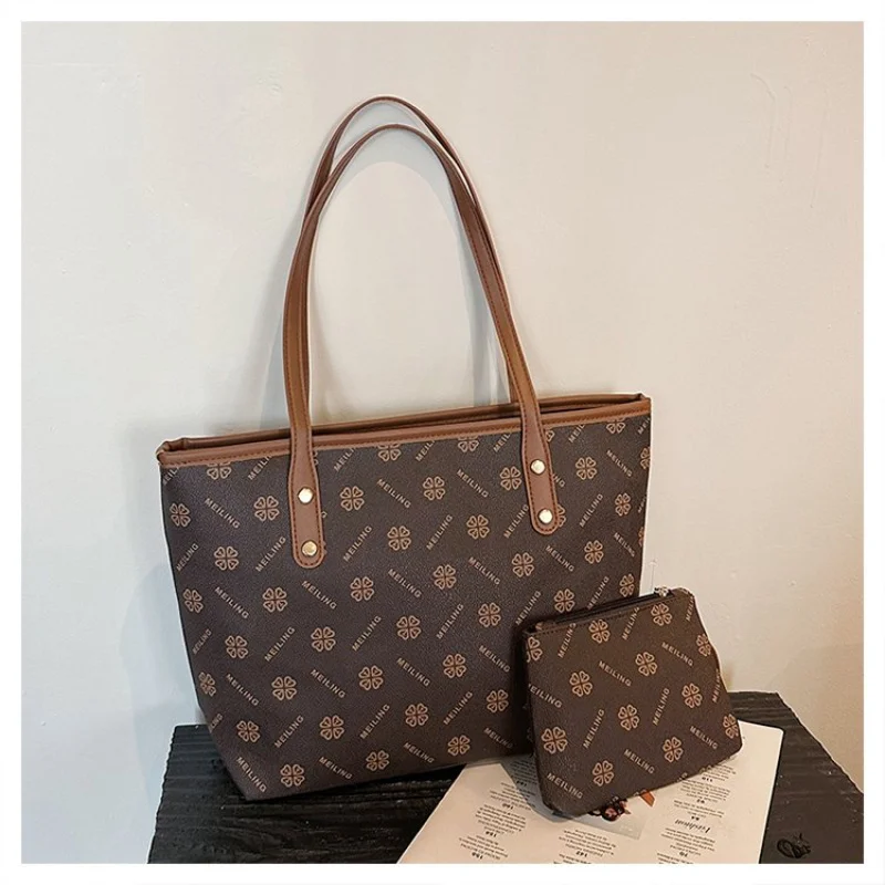 

Elegant Women's Handbag Crafted From Soft Leather, Popular Classic Style With Detachable Strap For Versatility