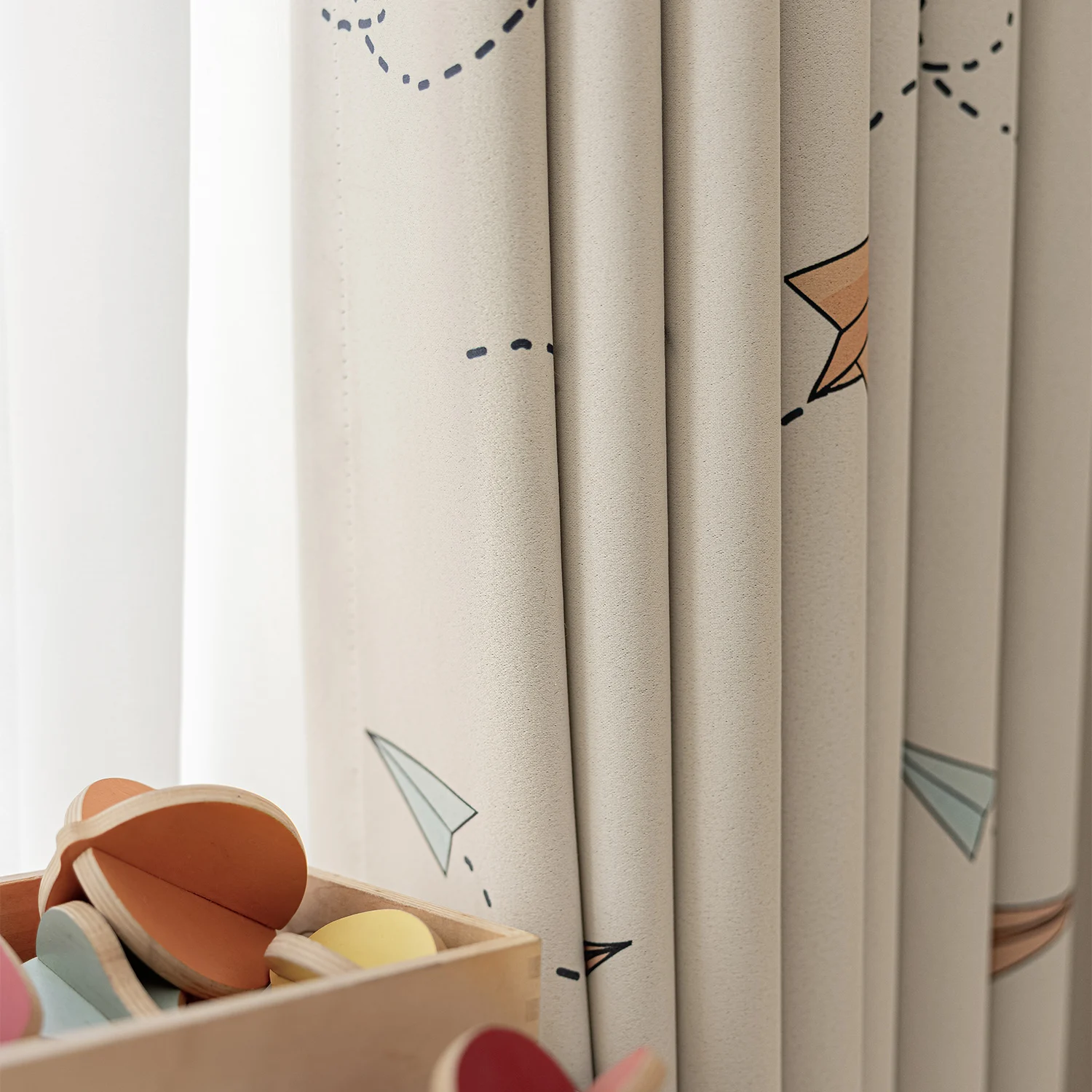 1PC Cartoon Childlike Colorful Paper Airplane Pattern Blackout Curtain for Boys Kid Bedroom Printed Window Drape Home Decoration