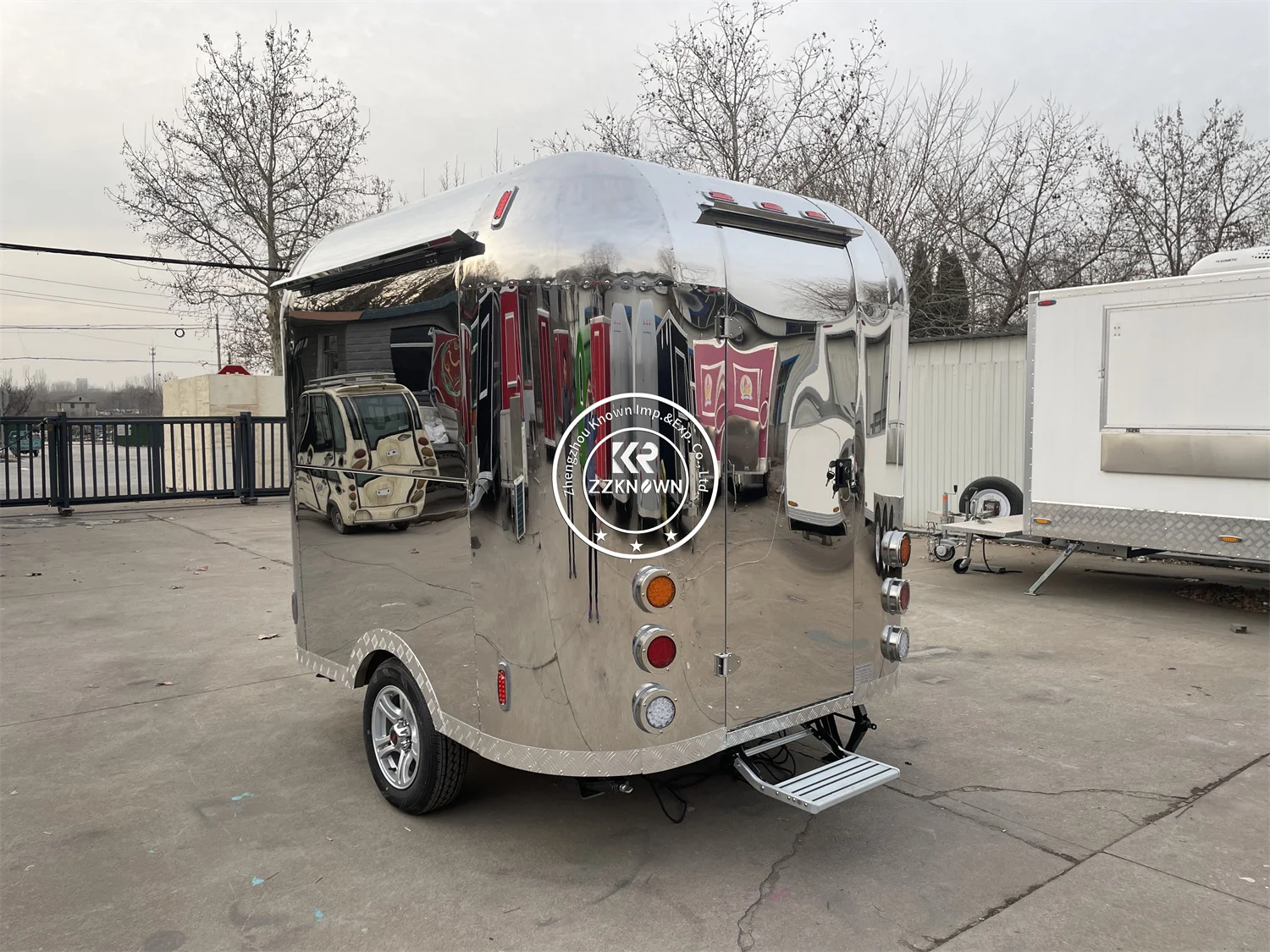 USA 9,8 Fuß Lebensmittelverkaufswagen, Catering-Anhänger, voll ausgestatteter mobiler Eiswagen, gekühlter Kaffee-Food-Anhänger