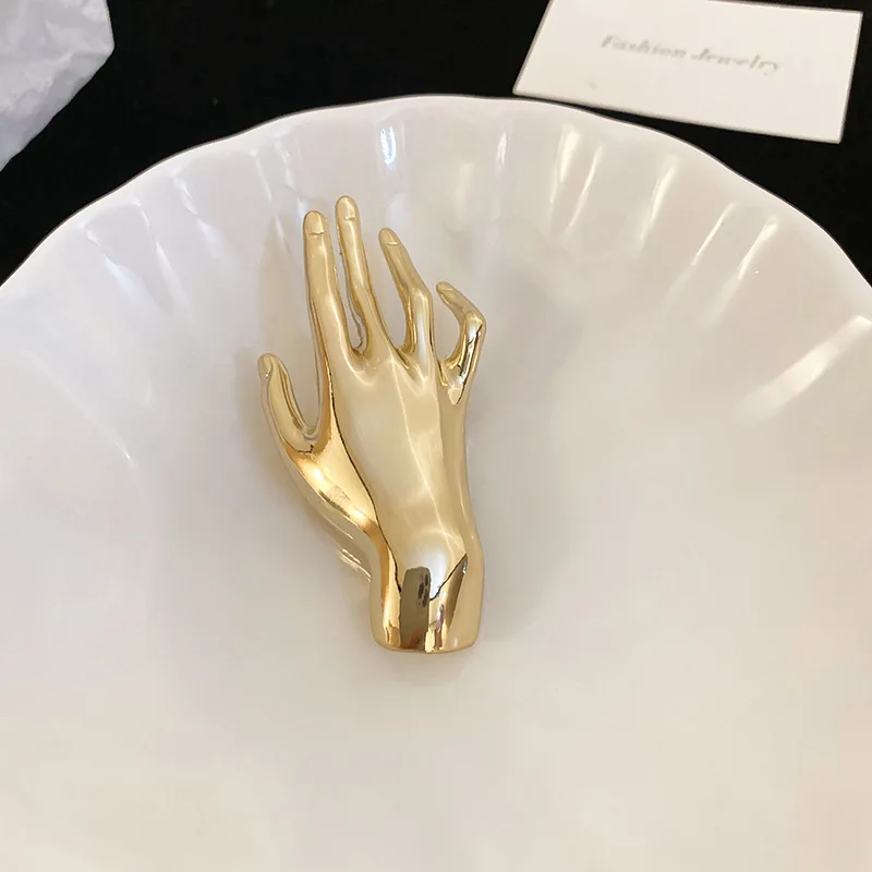 

Vintage Metal Gesture Brooches For Women Men Personalized Character Hand Brooch Backpack Clothing Pins CasuaL Party Jewelry Gift