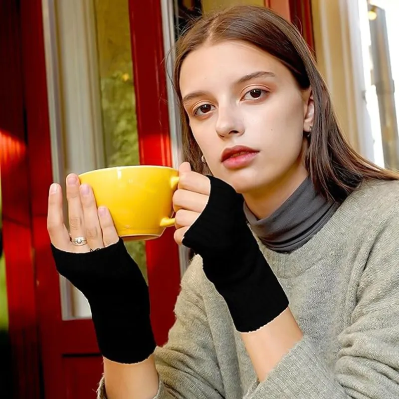 Women's Short Half Palm Gloves, Windproof and Warm in Winter, Indoor Work,Writing, Fashionable Daily Commuting Items