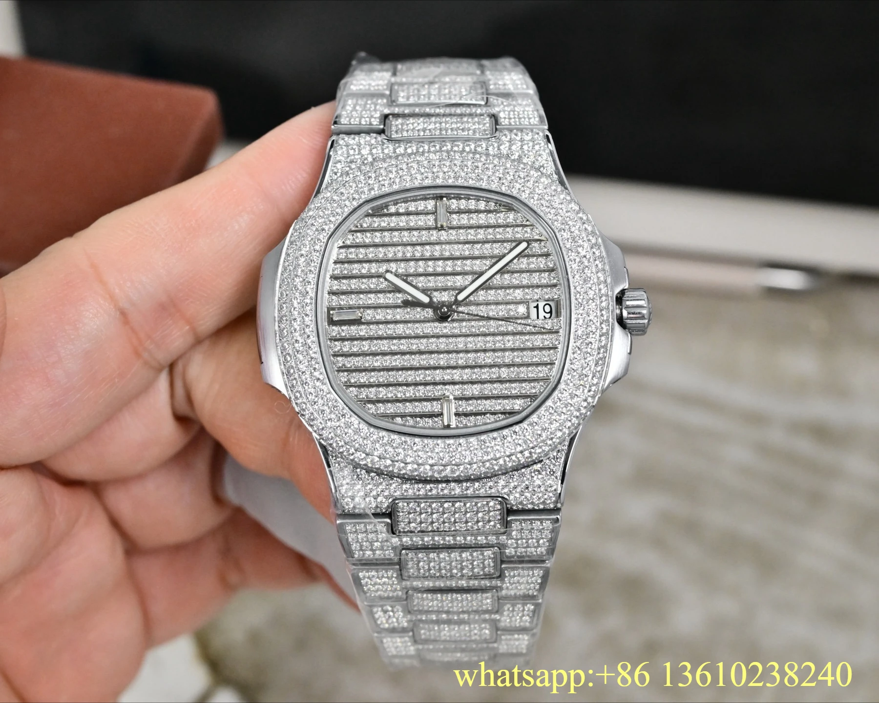 

Customizable male mechanical watches designed by renowned designers with Chinese characteristics