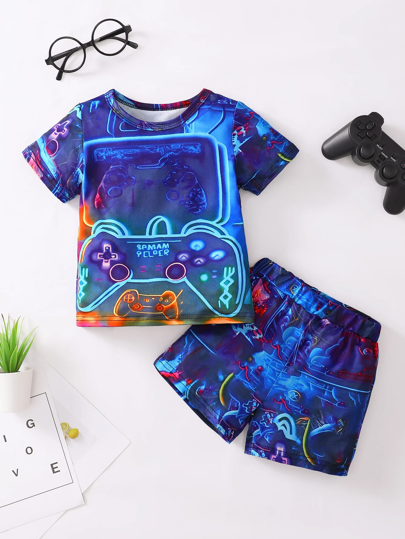 Conjunto de Verão para Bebê Menino com Estampa de Controle de Videogame, Camiseta de Manga Curta e Shorts, Estilo de Videogame Moderno para Uso Domést