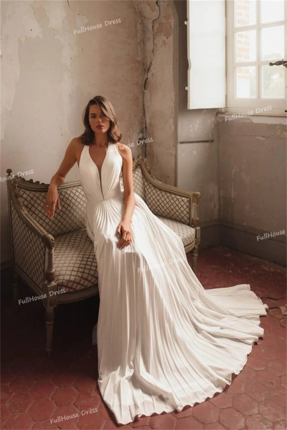 Простое многоярусное плиссированное свадебное платье трапециевидной формы с лямкой на бретельках на заказ, свадебное платье длиной до пола с драпировкой и открытой спиной, со шлейфом