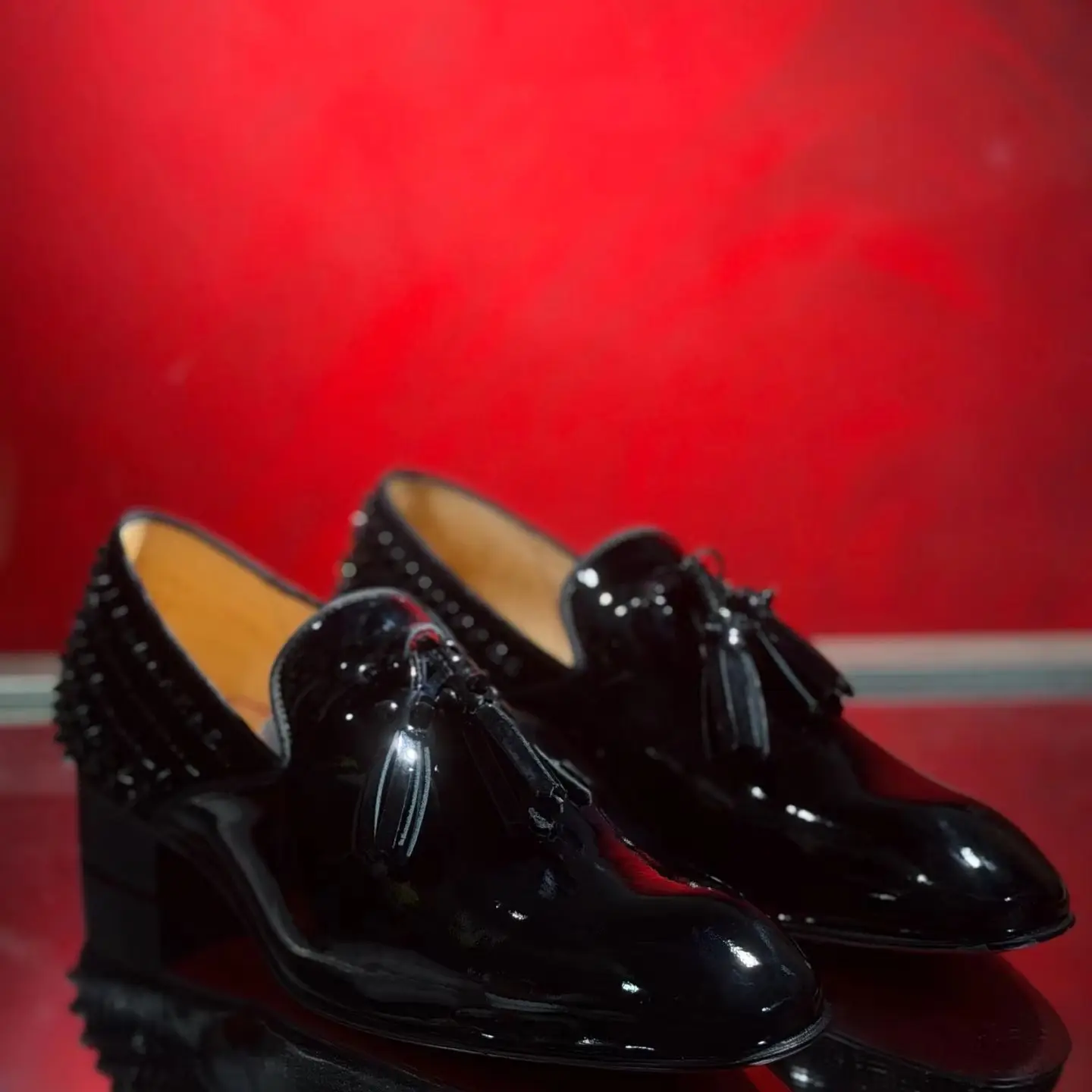 Luxury Oxford Shoes Suede Spikes Heels Men's Black Patent Leather Shoes Tassel Loafers Dress Shoes Red Bottom Wedding Footwear