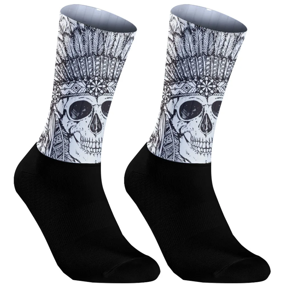 2025 I nuovi calzini da ciclismo antibatterici e resistenti agli odori sono traspiranti, che assorbono il sudore e freschi per molti giorni di ciclismo