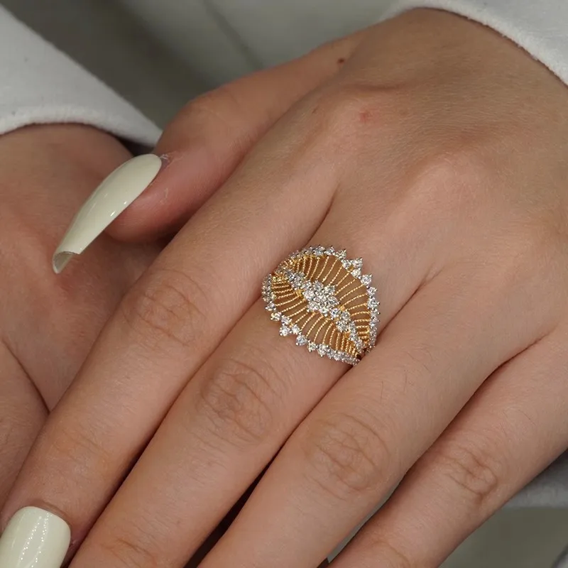 Foydjew Italian Vintage Jewelry Hollow Design Gold Color Rings Inlaid Zircon Elegant Banquet Party Accessories For Women