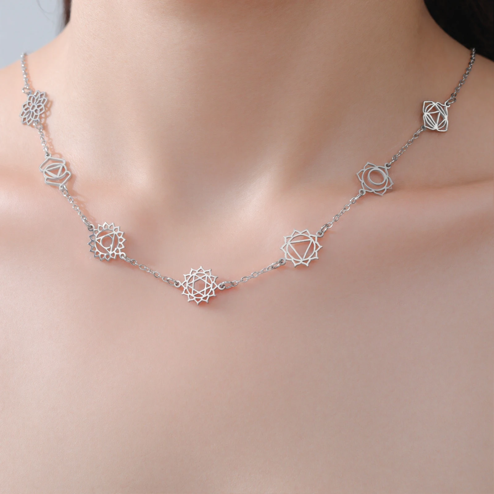 Women's Skyrim 7 Chakra Pendant Necklace