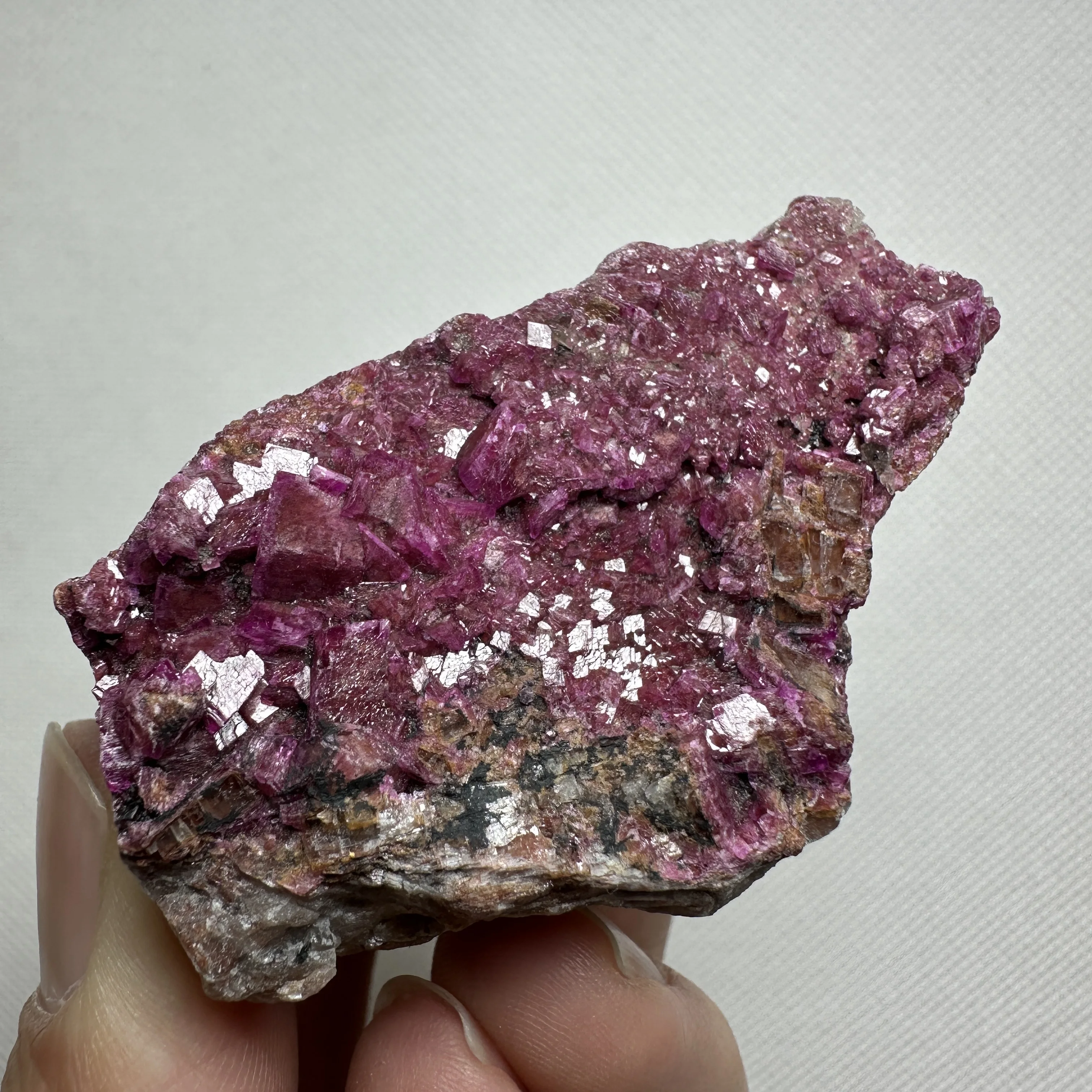 Natural Red Cobalt calcite Healing crystal raw stone stone home decoration pieces