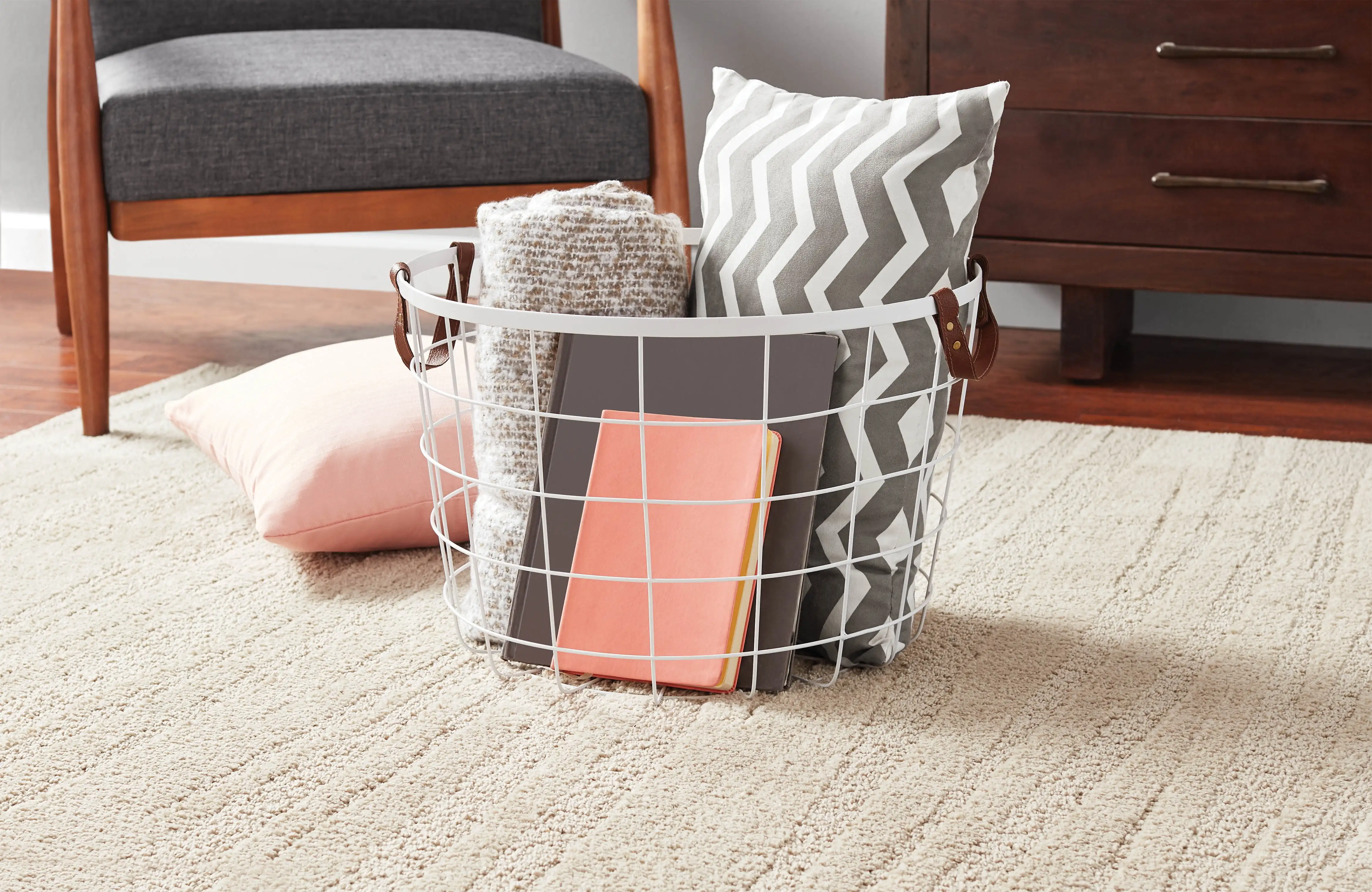 Großer runder Drahtkorb mit Griffen, weiß