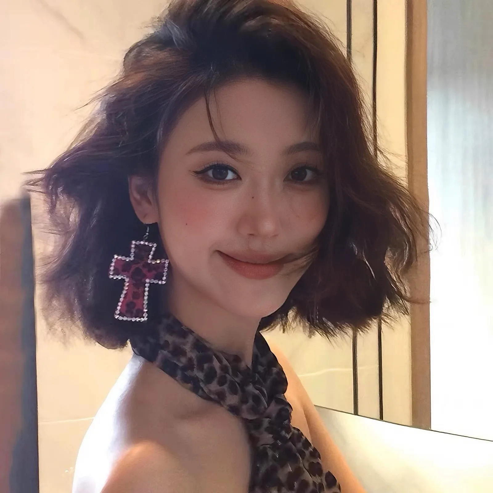 Vintage Punk Y2K Shiny Crystal Pink Leopard Print Cross Earrings Women Sexy Charm Earring Accessorie Goth Jewelry Accessories