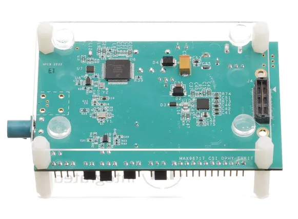 Outils de développement petMAX96717F-AAK-EVK # intégrés analogiques des revie/ Maxim CSI-2 à port unique Serializer 1x4 GMSinj T