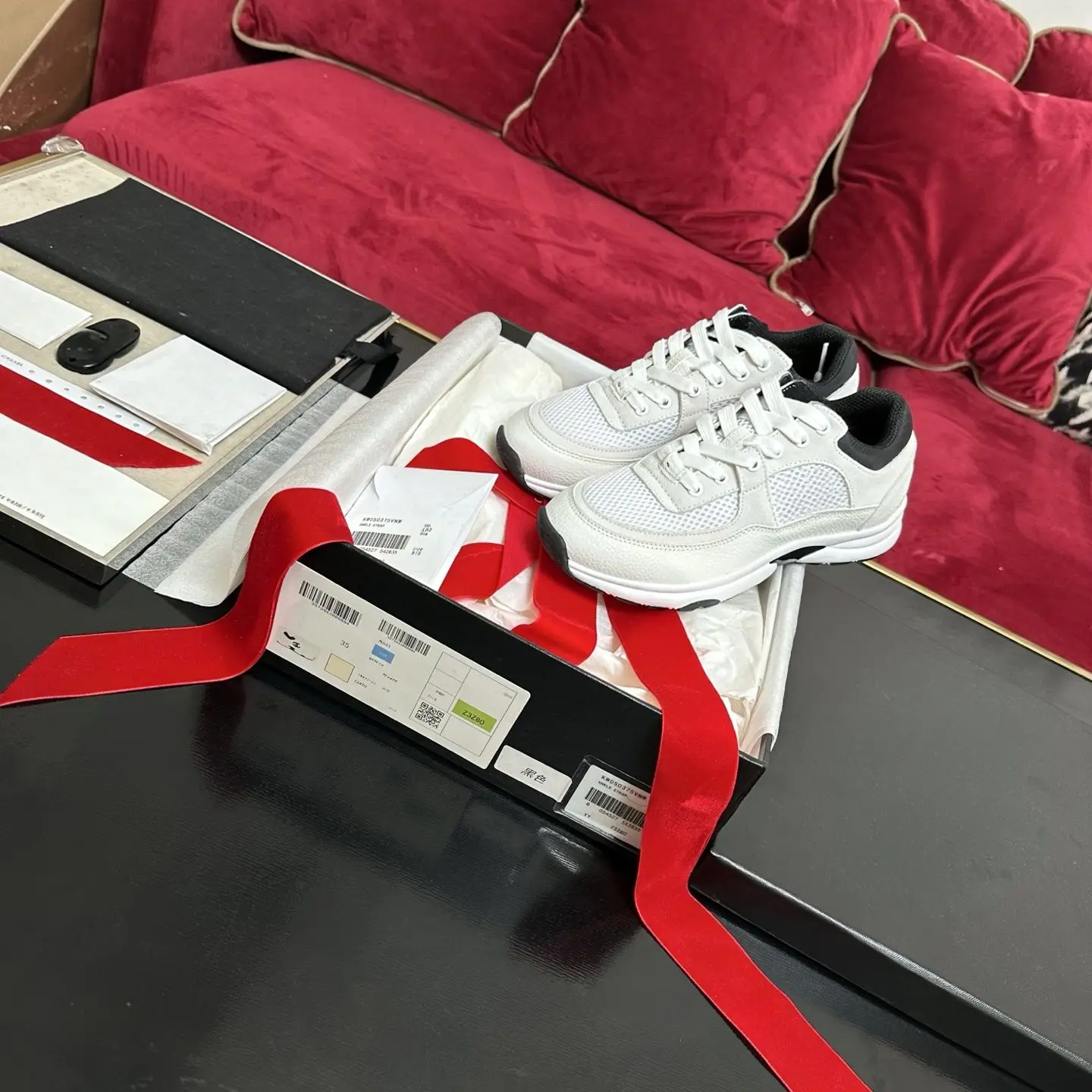 Sneakers Unisex in Pelle e Rete Bianche e Nere con Lacci, Scarpe Sportive Casual a Taglio Basso