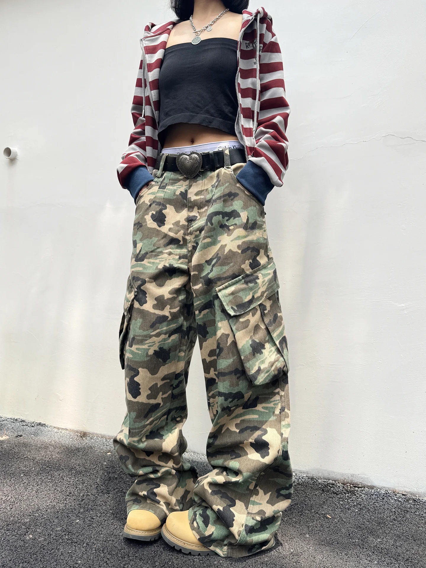 Retro waed americano high street camuflagem multi-ket calças de trabalho soltas casuais jeans de perna larga para homens e mulheres