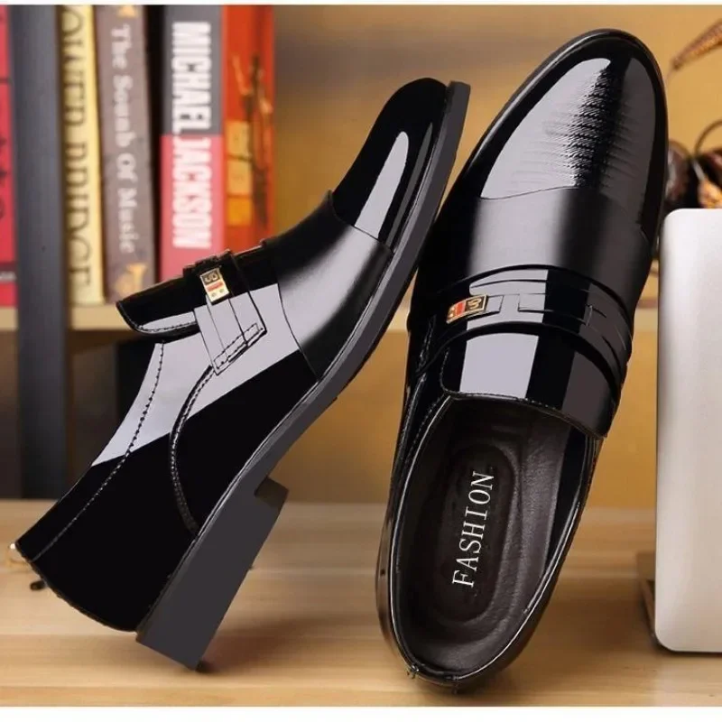 Comemore-Calçado casual de couro masculino, mocassins de negócios, sapato social formal, masculino, preto, barato, Spring, Inglaterra, 2022