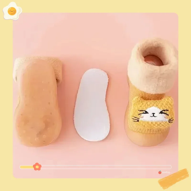 Sepatu Anak-anak Hangat Anti-selip Gaya Klasik Kaus Kaki Sepatu Balita Bayi Kartun Tebal Musim Dingin untuk Sepatu Lantai Anak Laki-laki dan Perempuan