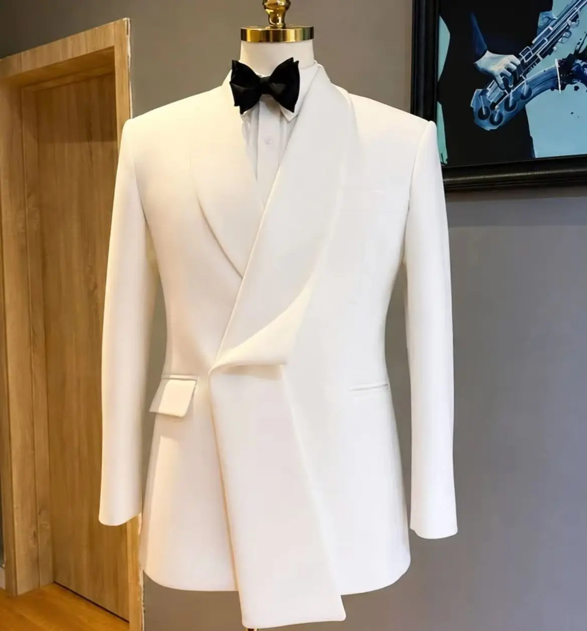 White Asymmetric Shawl Lapel Men Tuxedo Jacket Gold Cuff Buttons Luxury Wedding Groom Blazer Formal Evening Party Customized