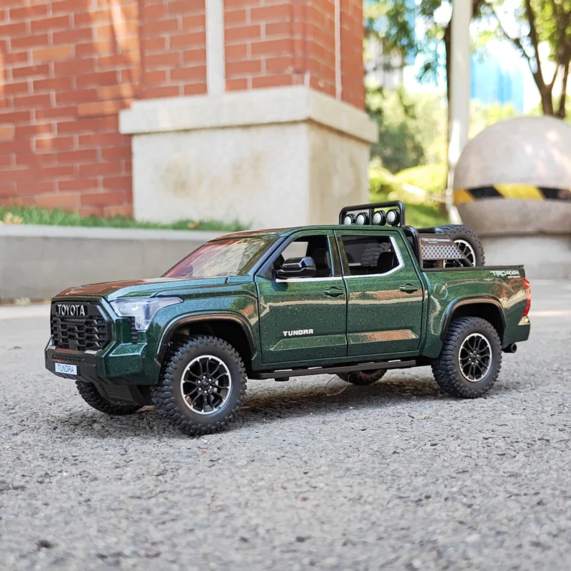 

1:24 Tundra Pickup Alloy car Model Diecast Metal Truck Vehicles Sound＆Lght Collecties kids Birthday Toy Gifts