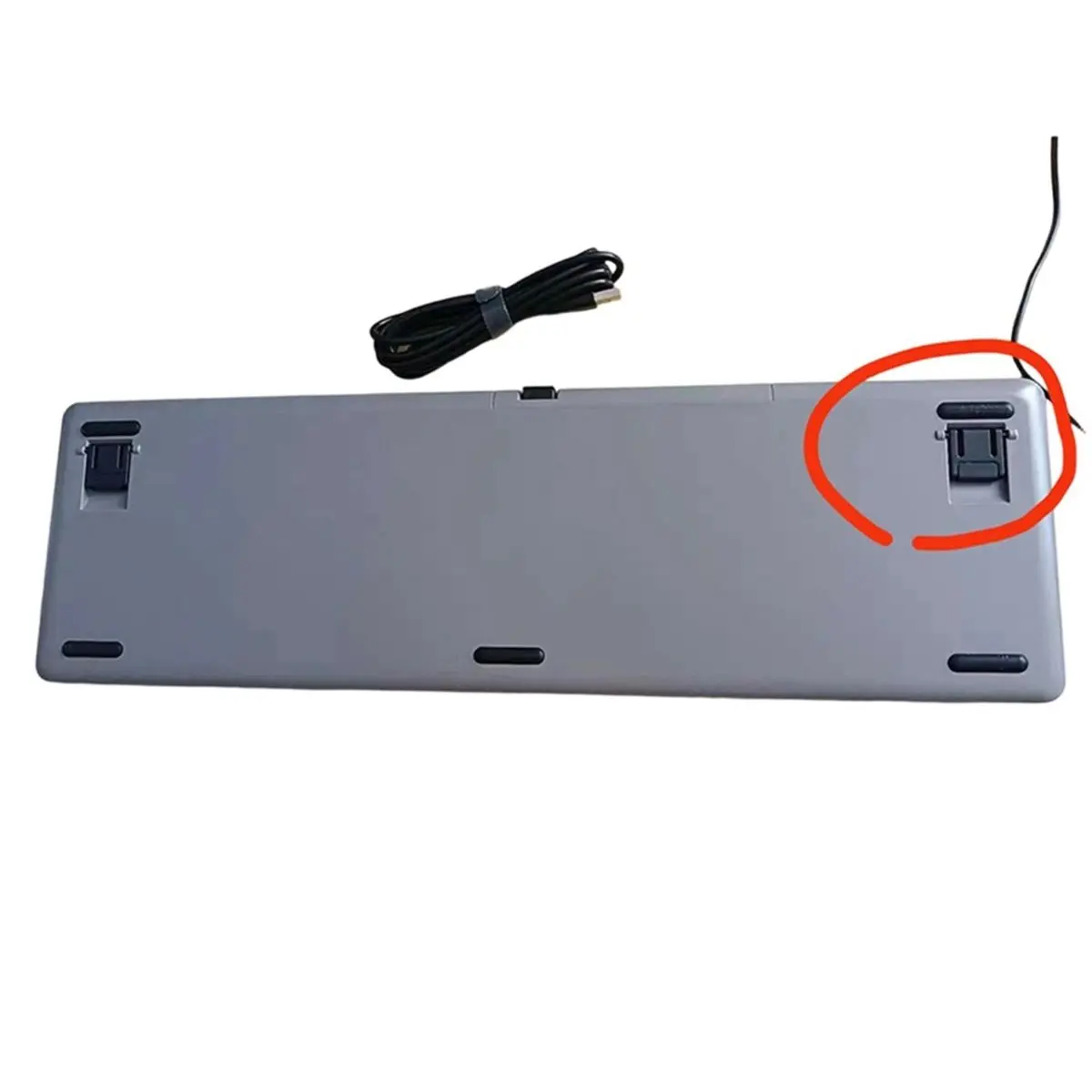 giftnew 2 Pieces Keyboard Replacement Foot Stand Holder Legs Keyboard Repair Parts for EK810 Keyboards