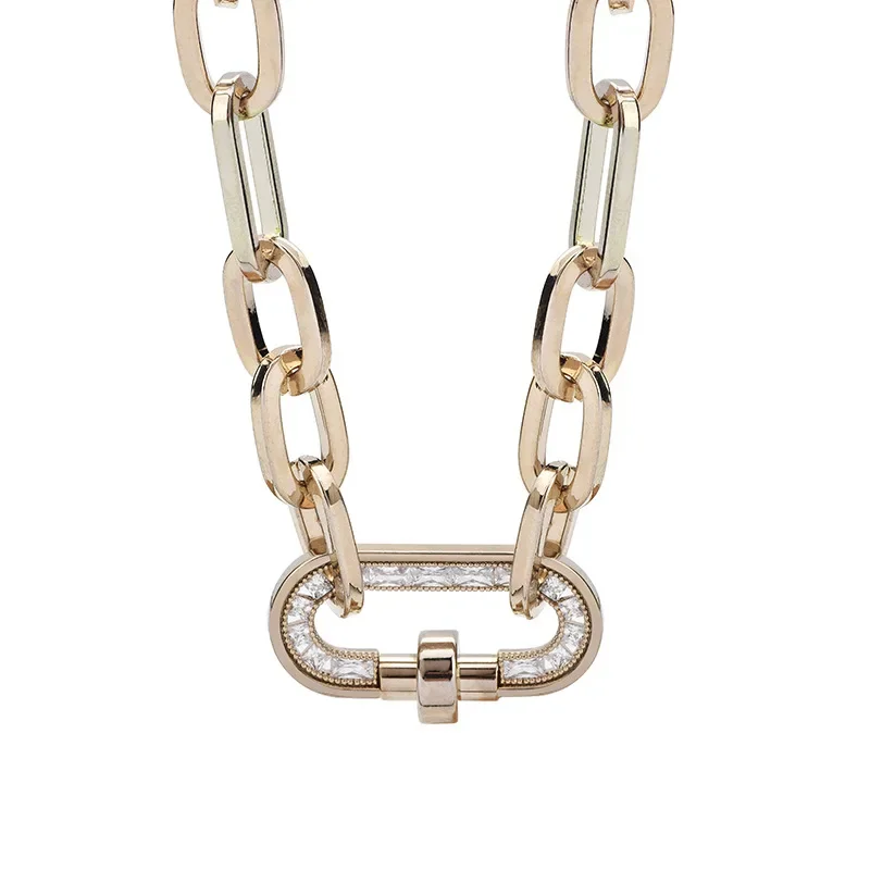 

The geometric chain spliced necklace is a fashionable and versatile sweater chain for women in autumn and winter